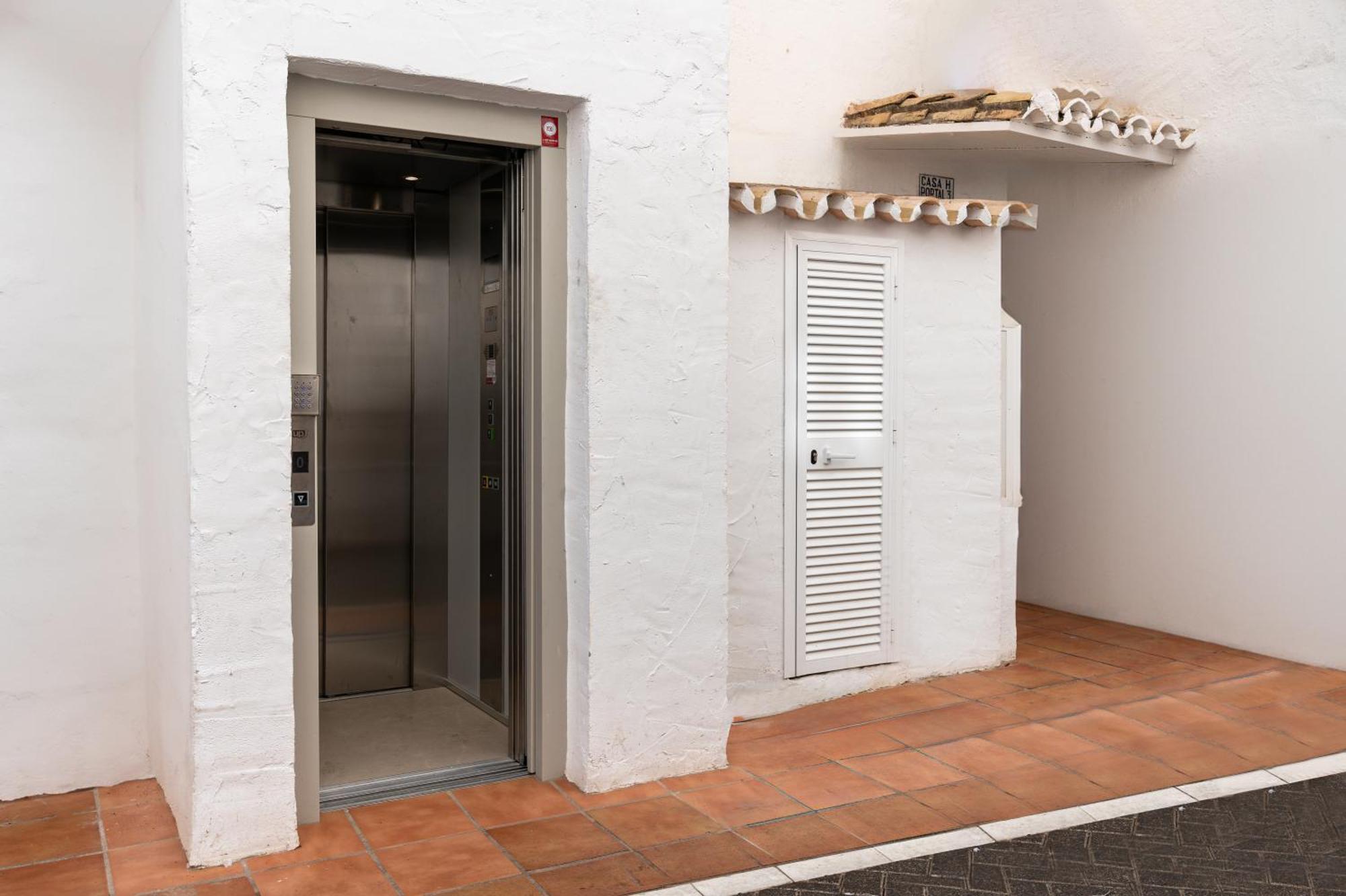 243-Fully Renovated-Puerto Banus Marbella Front Line Penthouse Apartment Exterior foto