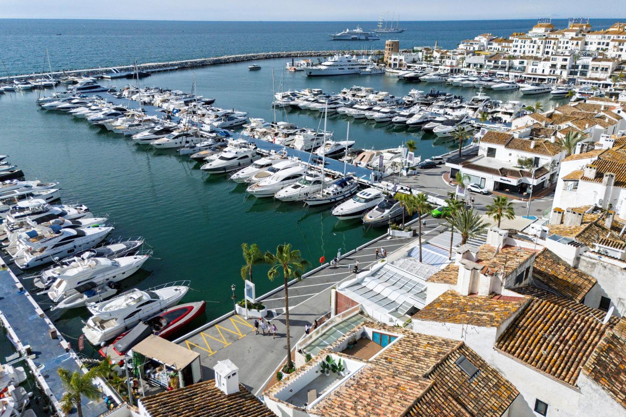 243-Fully Renovated-Puerto Banus Marbella Front Line Penthouse Apartment Exterior foto
