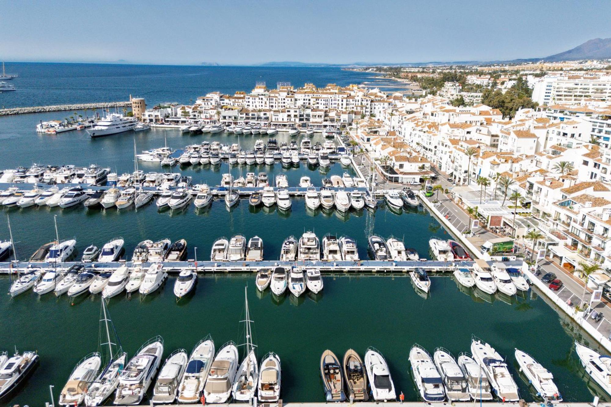 243-Fully Renovated-Puerto Banus Marbella Front Line Penthouse Apartment Exterior foto